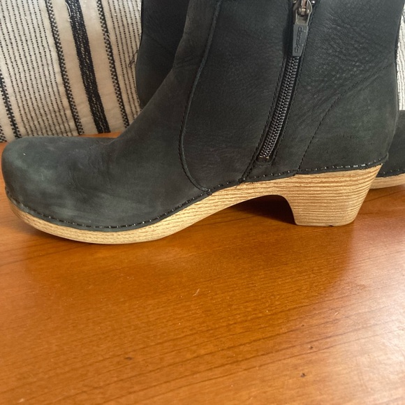 Dansko Black Maria zip bootie - Picture 3 of 6
